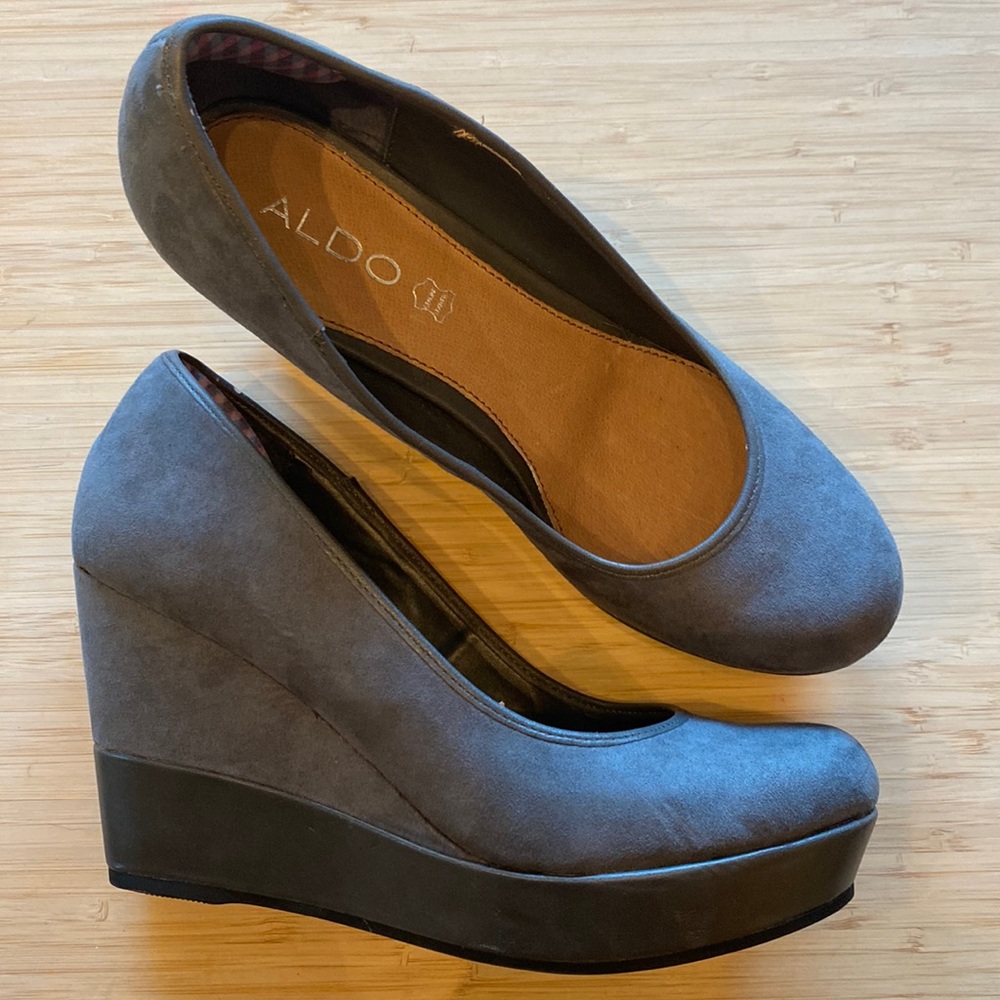 Gray suede Aldo wedges. Size 10
